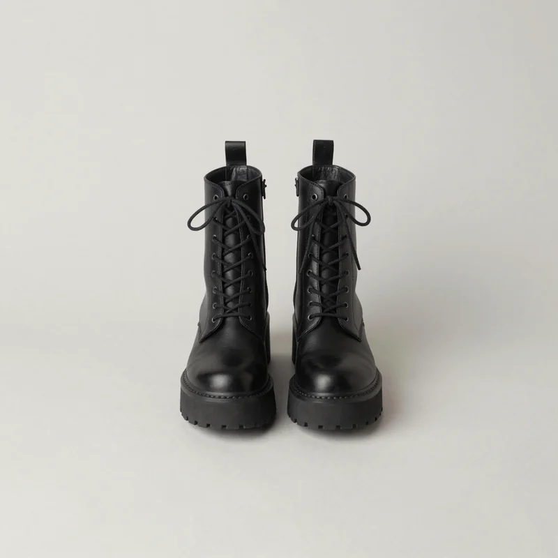 Platform combat boots, illustration of this kind of item