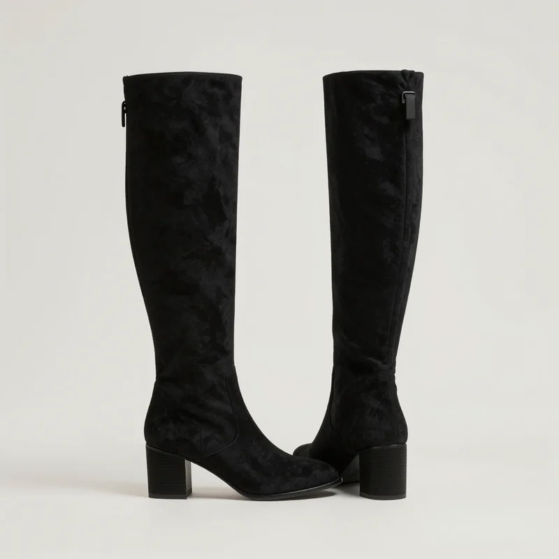 Black knee high boots, illustration of this kind of item
